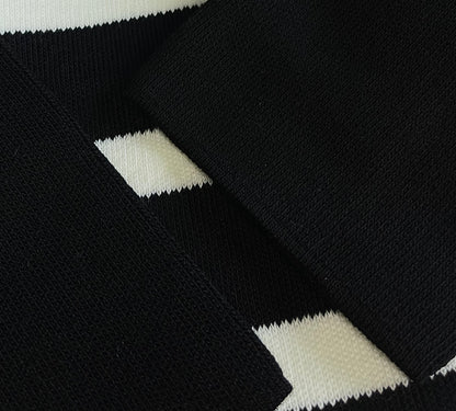 Robe pull à rayures noir et écru
