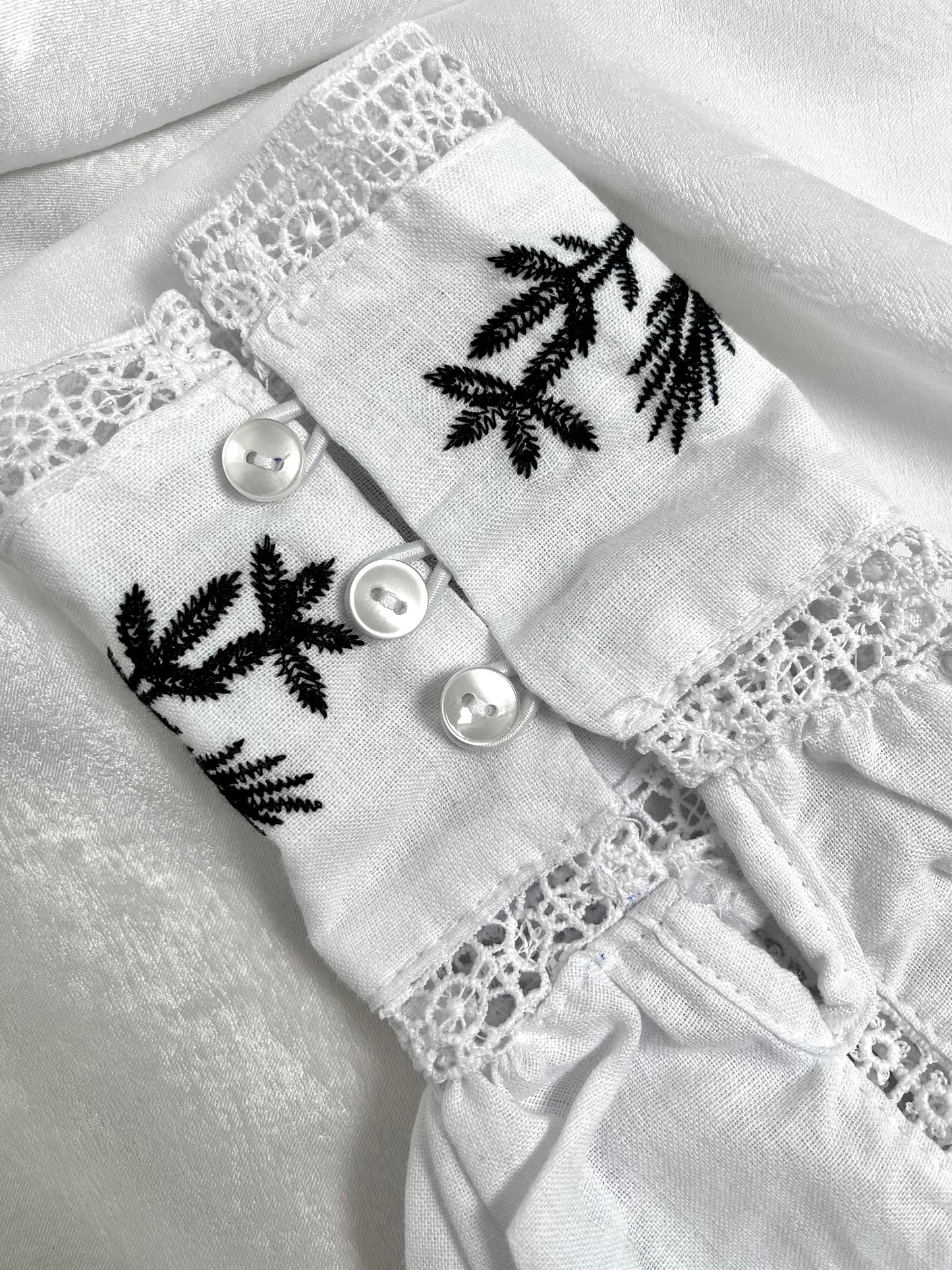 Langärmlige Bohemian-Bluse mit Stickerei